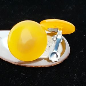 Vintage 1960's Mod Butterscotch Button Clip On Earrings / Circle Earrings